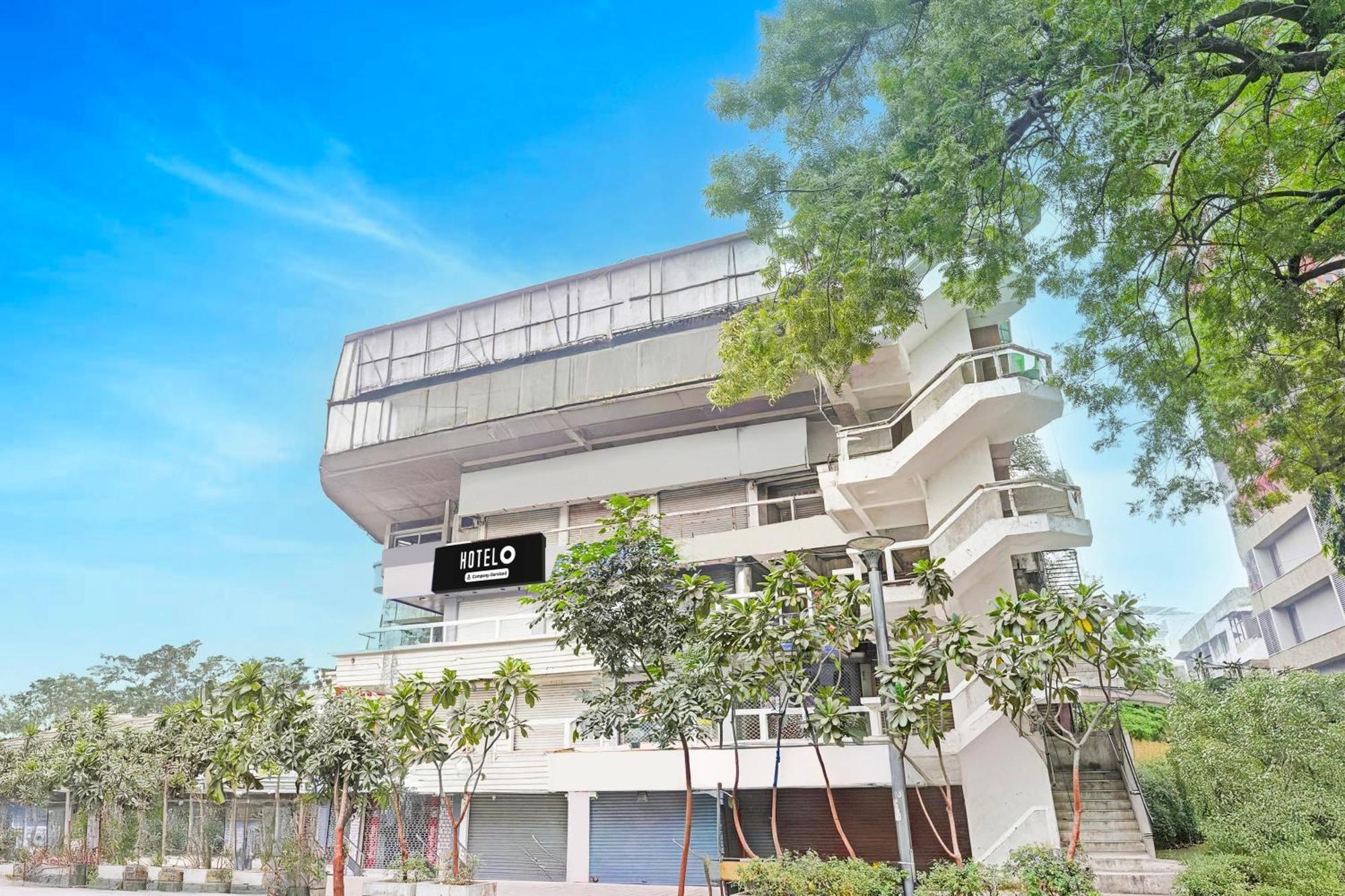 Super Hotel O Navrangpura Cg Road Formerly Hotel Yugraj 阿穆达巴 外观 照片