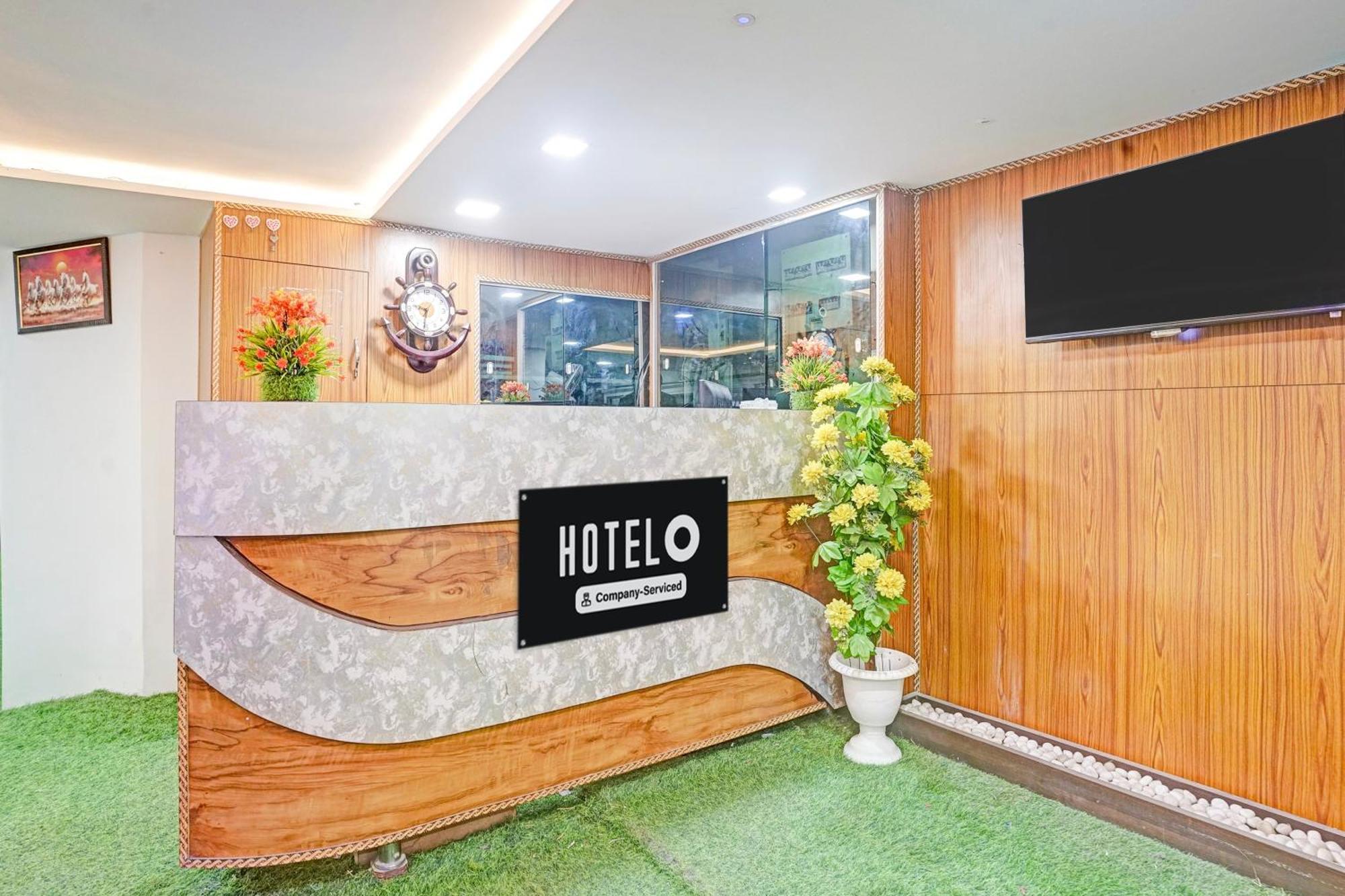 Super Hotel O Navrangpura Cg Road Formerly Hotel Yugraj 阿穆达巴 外观 照片
