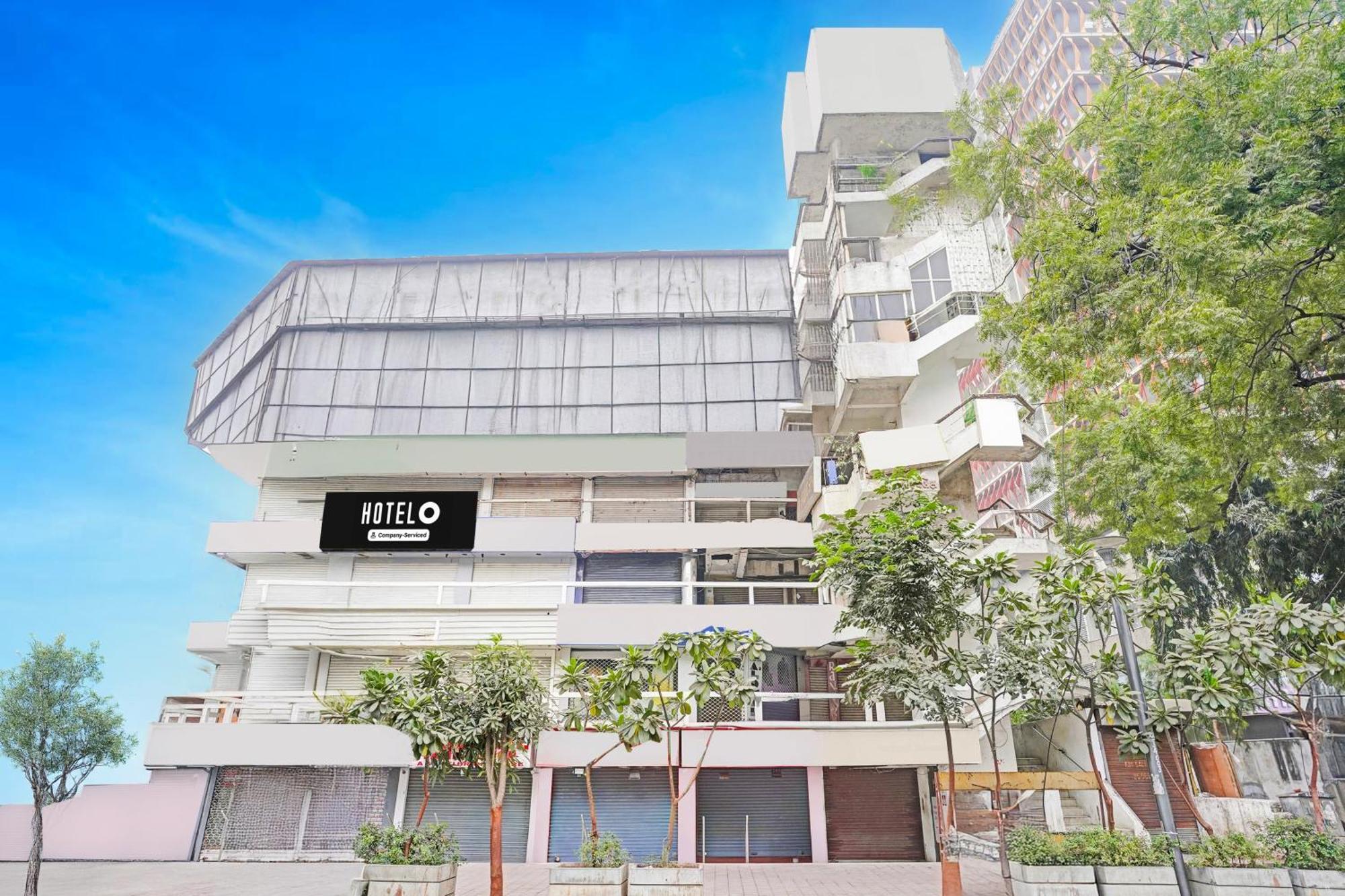 Super Hotel O Navrangpura Cg Road Formerly Hotel Yugraj 阿穆达巴 外观 照片
